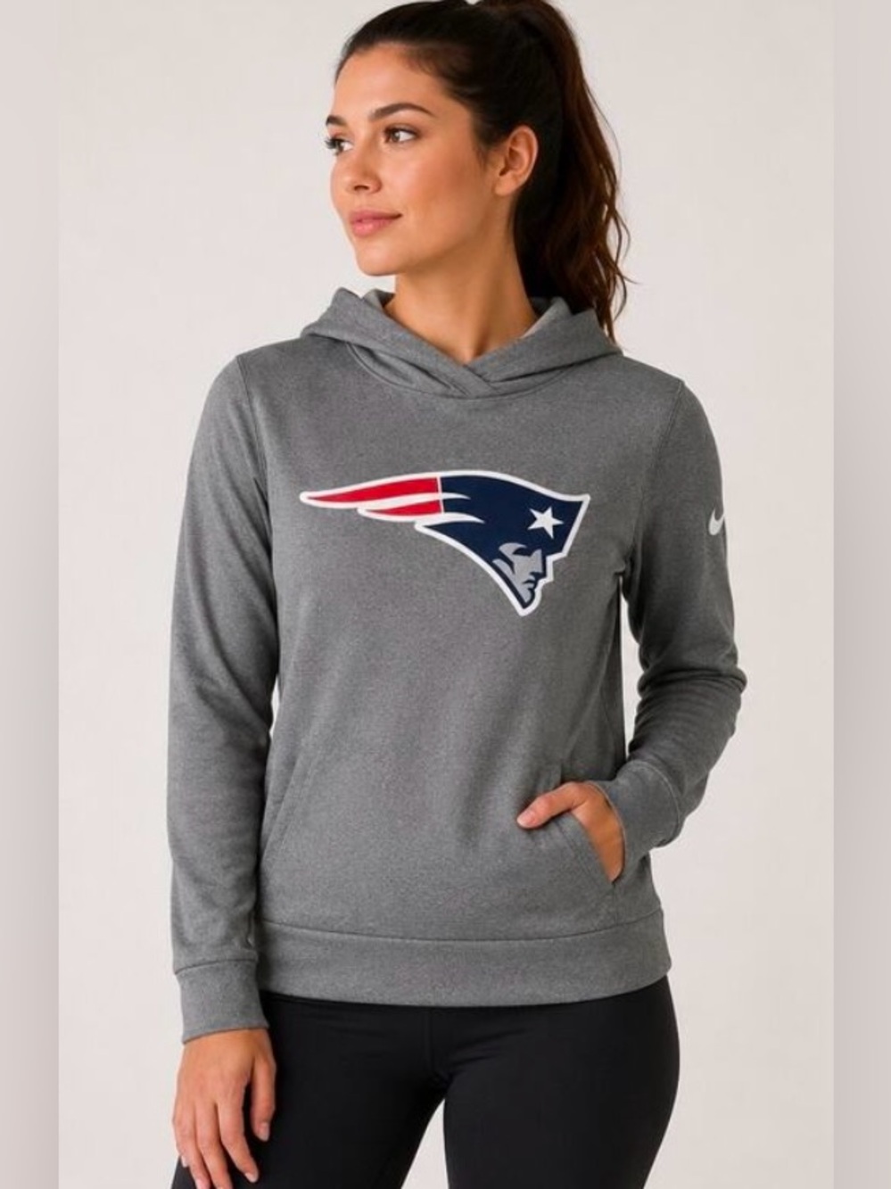 NWT Size Small Nike New England Patriots Therma-FIT Gray Women’s NFL Hoodie